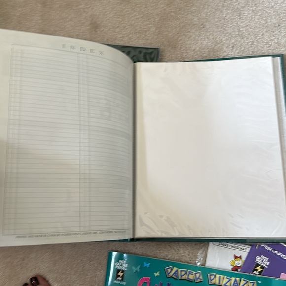 NEW: 2 scrapbooks, 4 kits of jumbo cut-out scrapbook pages and free paper pizazz - Picture 13 of 16